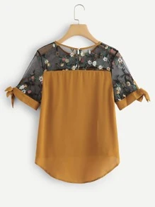 SHEIN LUNE Blusa con diseño de cordón con malla en contraste con bordado floral-grande - Mostaza Amarilla - Ver 2