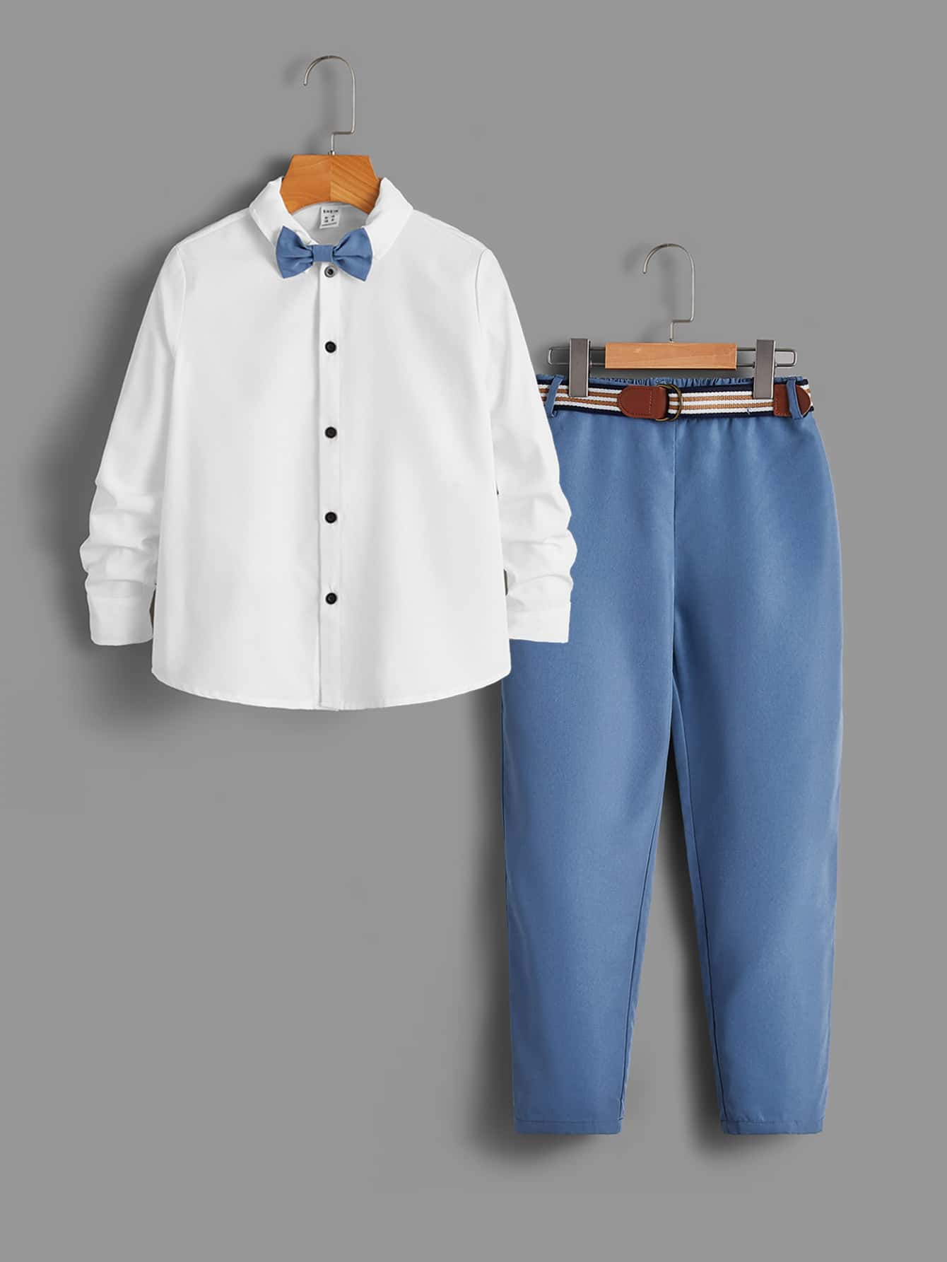 SHEIN 男孩前蝴蝶結襯衫和腰帶長褲 - 藍白色 - 查看 1