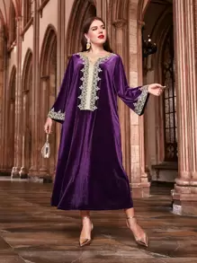 Al Najma 大碼凸花蕾絲貼花絲絨連衣裙 - 紫色 - 查看 1