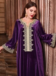 Al Najma 大碼凸花蕾絲貼花絲絨連衣裙 - 紫色 - 查看 6