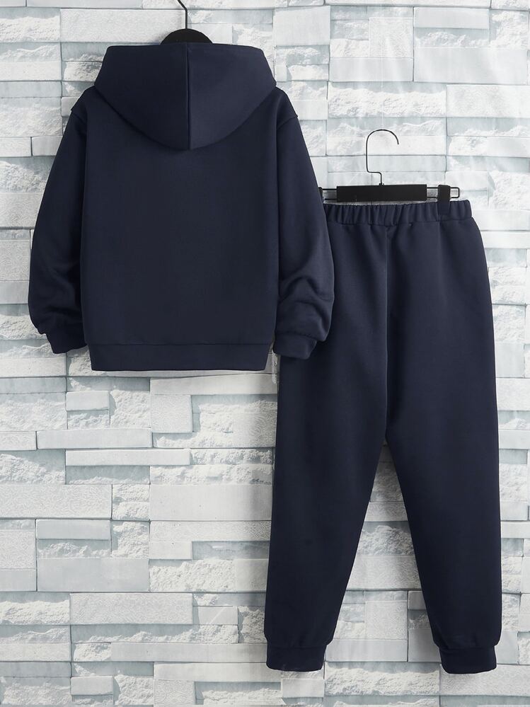 SHEIN เด็กผู้ชาย เสื้อฮู้ด พิมพ์ สโลแกน & กางเกงวอร์ม - สีกรมท่า - ดู 2