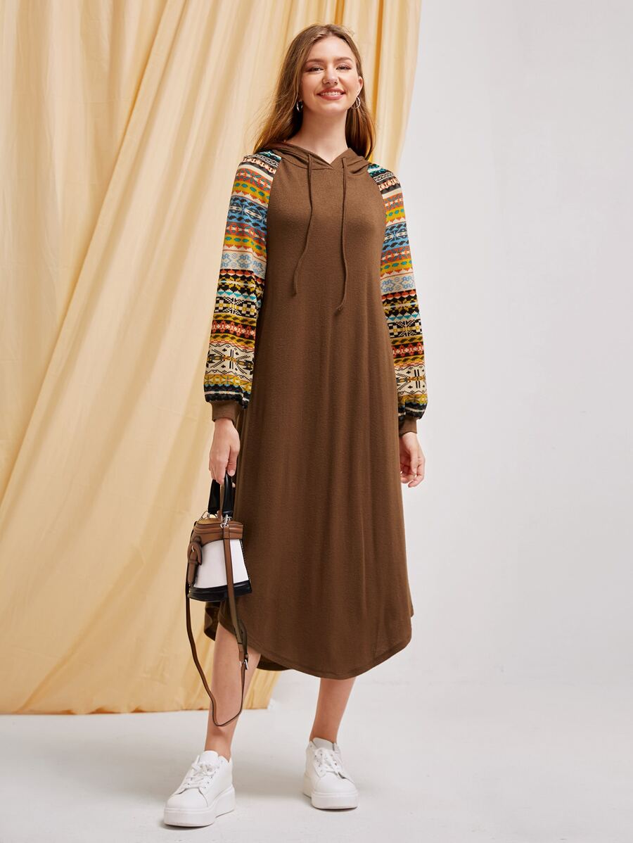 Seusyu 拼接幾何圖案插肩袖連帽連衣裙 - 咖啡棕 - 查看 1