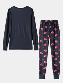 2pcs/Set Boys Snug Fit Halloween Glow In The Dark Soccer & Skull Print Long Sleeve Pajama Set - Black - View 2