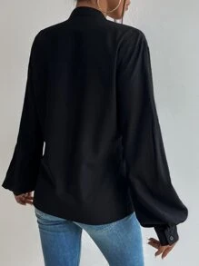 Chiquease Camisa unicolor de cuello cruzado - Negro - Ver 2