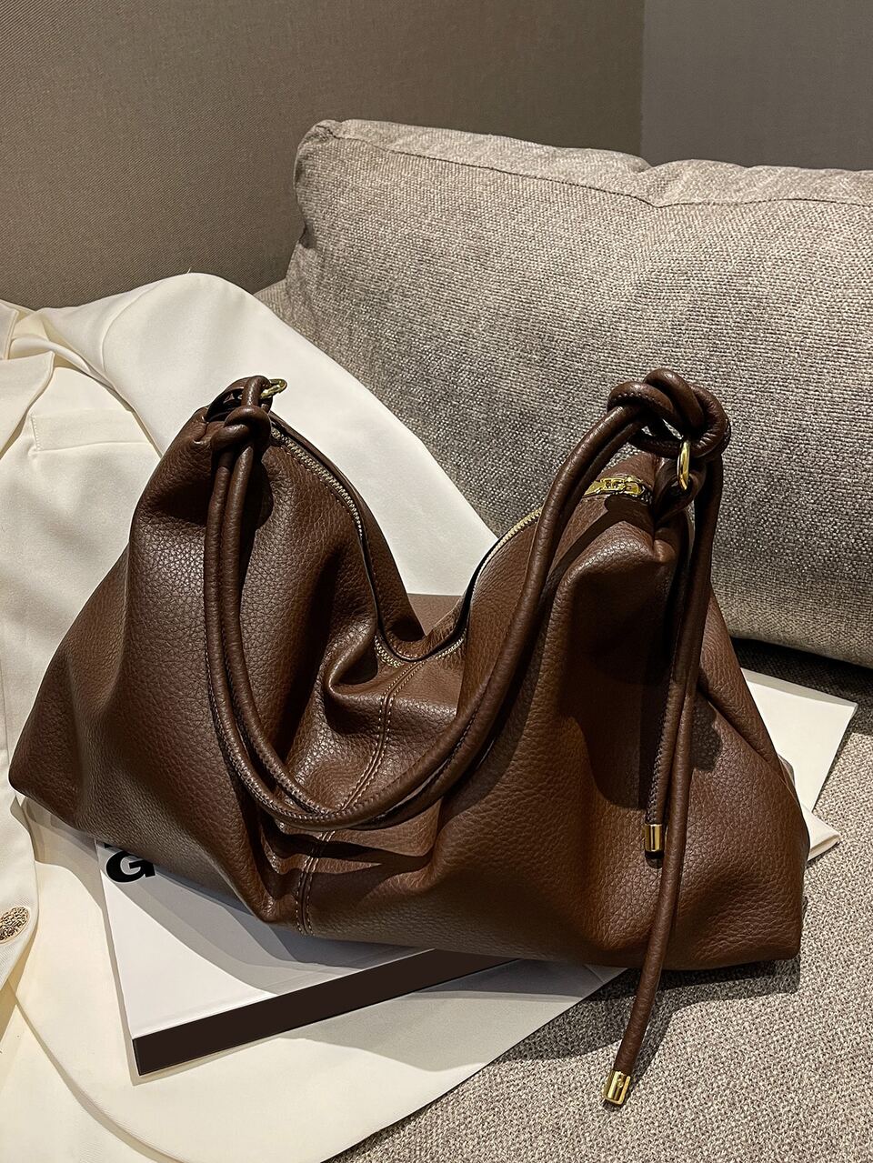 CONTAINEVERY Minimalist Hobo Bag