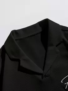 Manfinity Hypemode Hombres Camiseta con bordado de letra de cuello con solapa - Negro - Ver 4