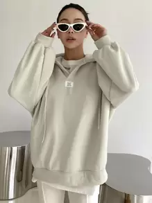 DAZY Hoodie Chi tiết được vá Thả vai Dây rút - Màu be - Xem 3