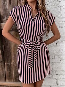 SHEIN LUNE 豎條紋缺口領蝙蝠袖繫腰帶洋裝 - 彩色 - 查看 6