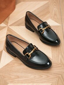 2025 Autumn Women's Metal Decor Slip-On Loafers, Fashionable Outdoor Flat Shoes - Black - View 5
