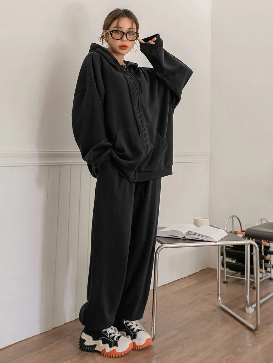 DAZY Áo hoodie và quần nỉ có dây rút và khóa kéo hở vai in họa tiết chữ, Quần áo nữ mùa thu - màu đen - Xem 1