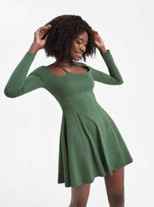 Criadora Cut Out Asymmetrical Shoulder Flare Hem Dress - Green - View 1