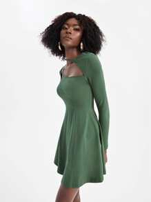 Criadora Cut Out Asymmetrical Shoulder Flare Hem Dress - Green - View 6