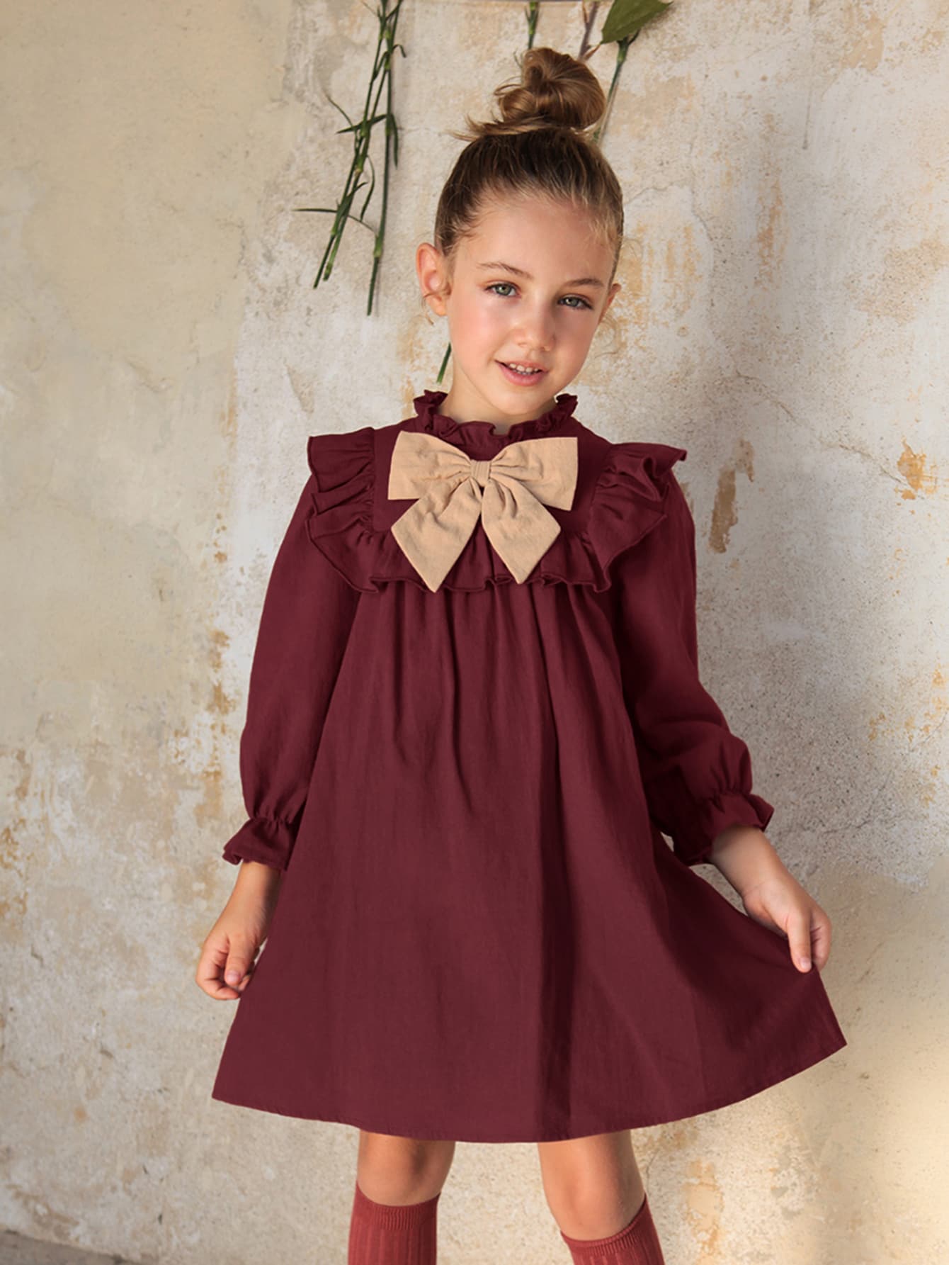 SHEIN LMoss Kids LMoss Young Girl 1pc Bow Front Ruffle Trim Smock Dress - Maroon - View 1