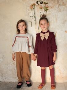 SHEIN LMoss Kids LMoss Young Girl 1pc Bow Front Ruffle Trim Smock Dress - Maroon - View 4