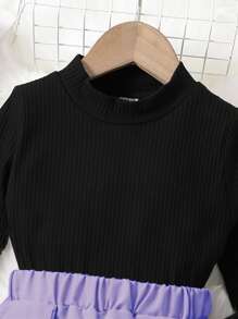 小女童小高領T恤和搭扣織帶工裝褲 - 彩色 - 查看 4