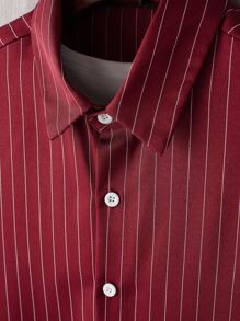 Manfinity Homme Hombres Camisa de rayas con botón delantero sin camiseta - Burdeos - Ver 4