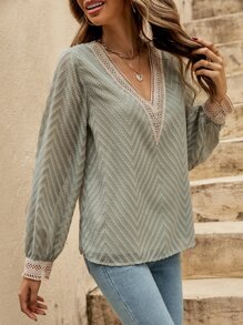 SHEIN Clasi Blusa de cheurón con textura con encaje de manga farol - Verde - Ver 4