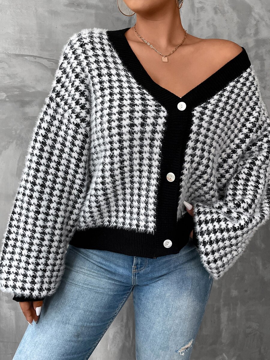 Celure áo hở cổ kích thước lớn Nút phía trước răng cưa Giải trí - Đen và trắng - Xem 1