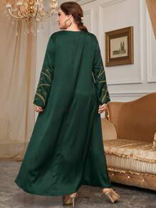 Modelyn Plus Tie Neck Plant Embroidery Dress - Dark Green - View 2