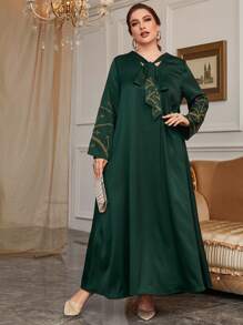 Modelyn Plus Tie Neck Plant Embroidery Dress - Dark Green - View 3