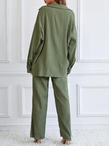 RueChic Camisa de hombros caídos con pantalones - Verde militar - Ver 2