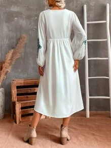 GENKIRA Floral Embroidery Notched Neckline Lantern Sleeve Dress - Beige - View 2