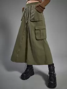 SHEIN x PRISCILA & JIMENA ROMWE Grunge Punk 带盖口袋拉链牛仔半身裙，学校风 - 軍綠色 - 查看 4