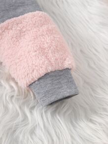 SHEIN Toddler Girls Letter And Heart Embroidery Contrast Panel Sweatshirt & Sweatpants