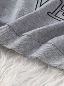 SHEIN Toddler Girls Letter And Heart Embroidery Contrast Panel Sweatshirt & Sweatpants