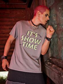 ROMWE MEN WB Horror | ROMWE Hombres Camiseta con estampado de letra - Gris Claro - Ver 4