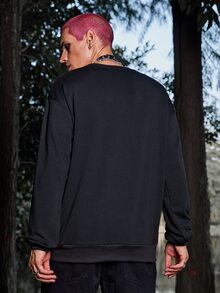 ROMWE MEN WB Horror | ROMWE Guys Slogan Figure Graphic Sweatshirt - Black - View 6