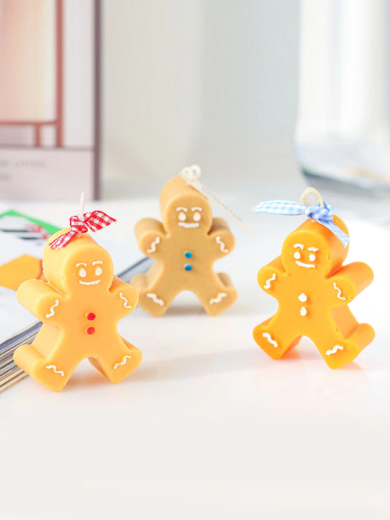 1pc Christmas Gingerbread Man Design DIY Candle Mold - Pink - View 1