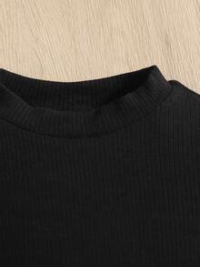 SHEIN Đứa bé gái Gân đan Áo thun & Họa tiết Nanh sói Chi tiết nếp Quần short - màu đen - Xem 3