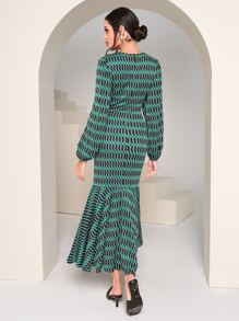 Modelyn Allover Geo Print Mermaid Hem Dress - Green - View 2