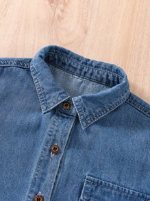 女孩翻蓋口袋牛仔襯衫