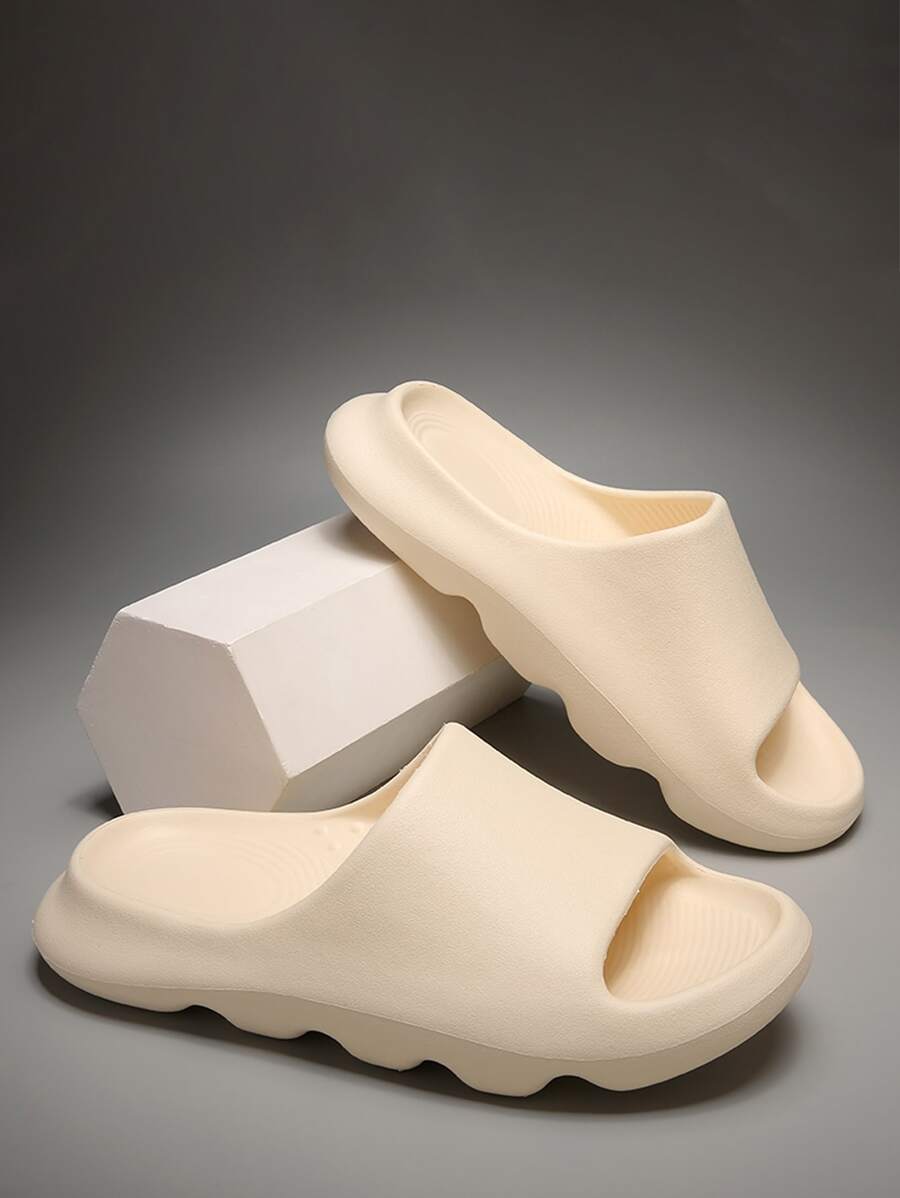 男士極簡風格單帶拖鞋 - 米色 - 查看 1