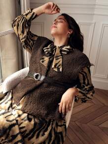 SHEIN Plus Sleeveless Teddy Coat With Belt - Chocolate Brown - View 3