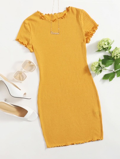 فستان ضيق محبوك مضلع مقلم خس وبلون موحد مقاس كبير