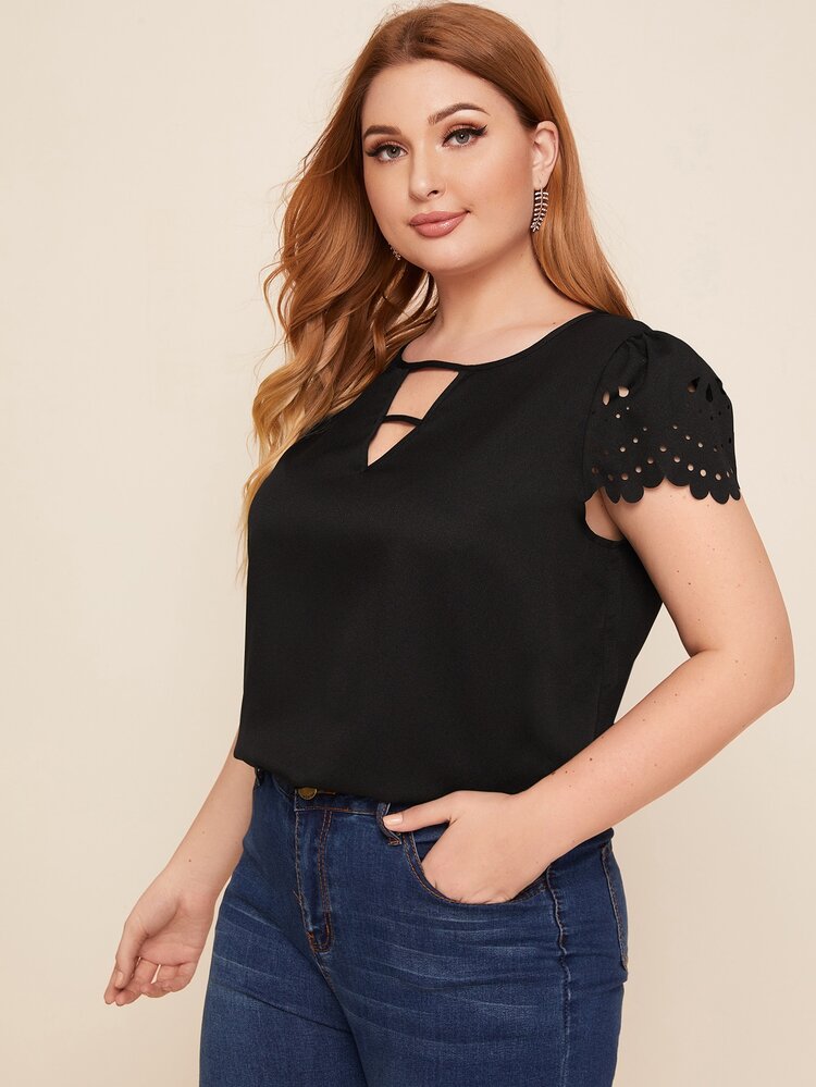 SHEIN Clasi Plus Keyhole Neck Scalloped Laser Cut Sleeve Top - Black - View 3