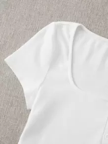SHEIN EZwear Top Corto De Color Blanco Con Diseño Acanalado, Con Botones Y Curvaturas - Blanco - Ver 5