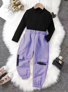 小女童小高領T恤和搭扣織帶工裝褲 - 彩色 - 查看 1