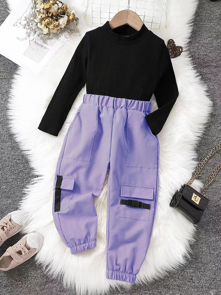 小女童小高領T恤和搭扣織帶工裝褲 - 彩色 - 查看 1