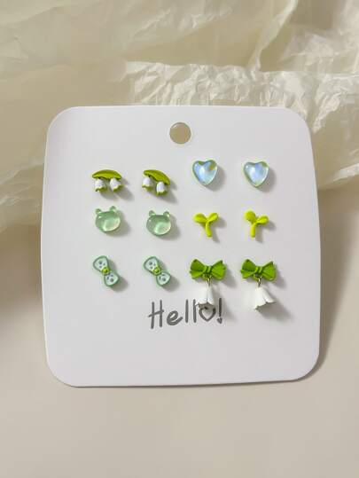 12 pièces/set Boucles d'oreilles mini puce en forme de nœud papillon et de cœur peintes au spray de couleurs variées pour la Saint-Valentin, Mère, Mère, Fête des Mères, Cadeau