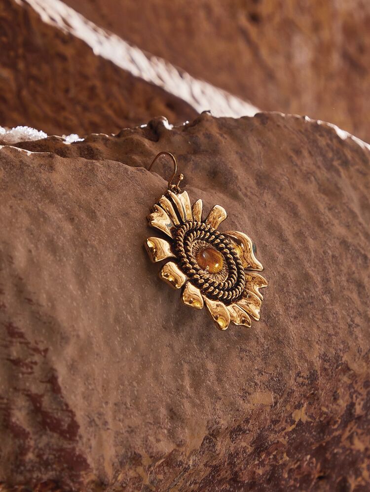 Flower Decor Drop Earrings - Yellow Gold - View 3