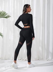 Yoga Sxy 素色交叉T恤和嵌入網紗緊身打底褲運動套裝 - 黑色 - 查看 2