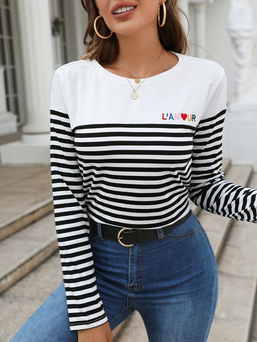 SHEIN Frenchy 條紋圖案字母刺繡T恤 - 黑與白 - 查看 1