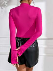 SHEIN Essnce 半拉鏈拇指孔短款T恤 - 玫紅色 - 查看 2