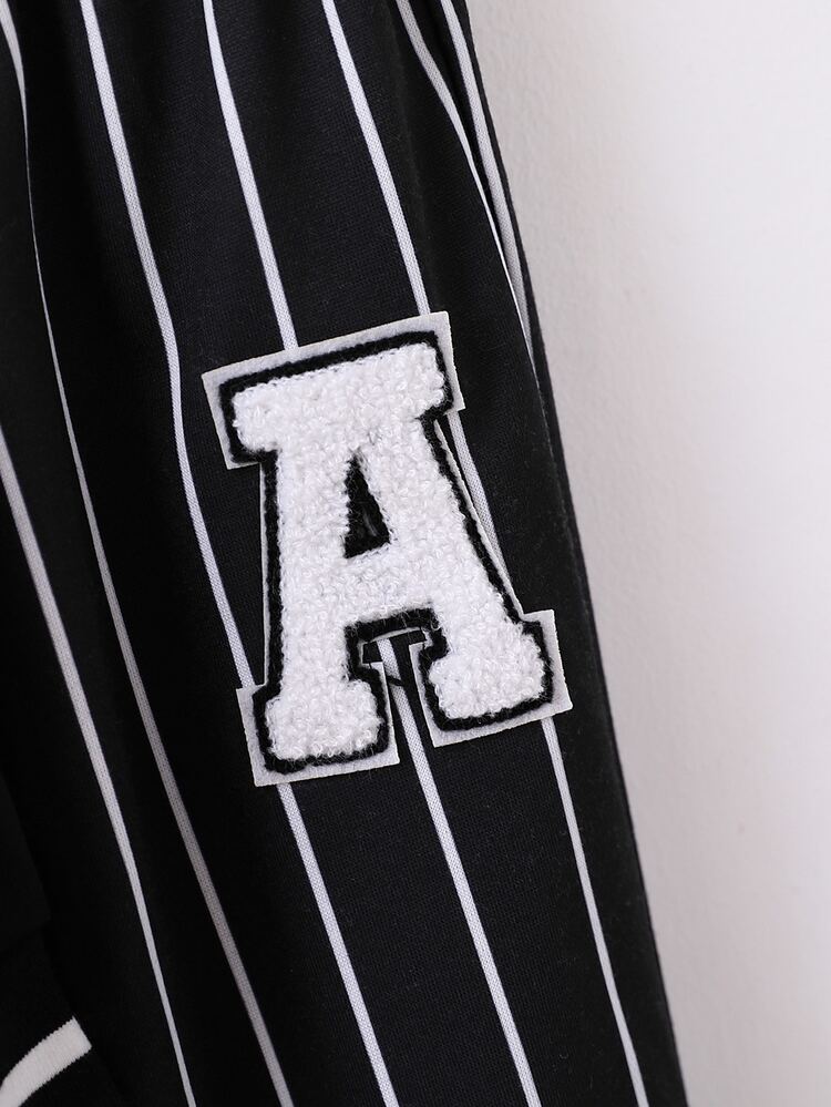 SHEIN 小男童字母貼布條紋圖案插肩袖學院風夾克和運動褲不帶T恤 - 黑與白 - 查看 5