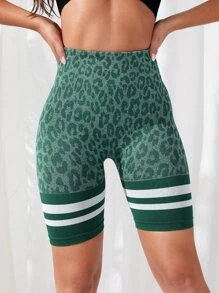 Yoga Trendy 無縫豹紋和條紋印花運動短褲 - 綠色 - 查看 3