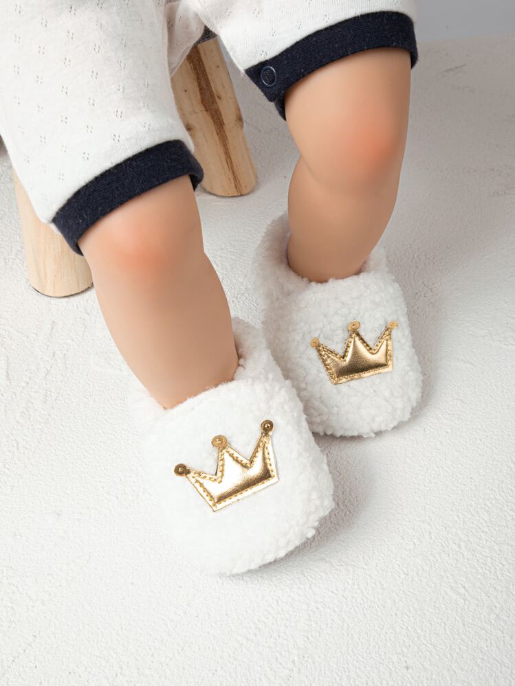 Infant Crown Decor Fluffy Snow Boots In White - White - View 1